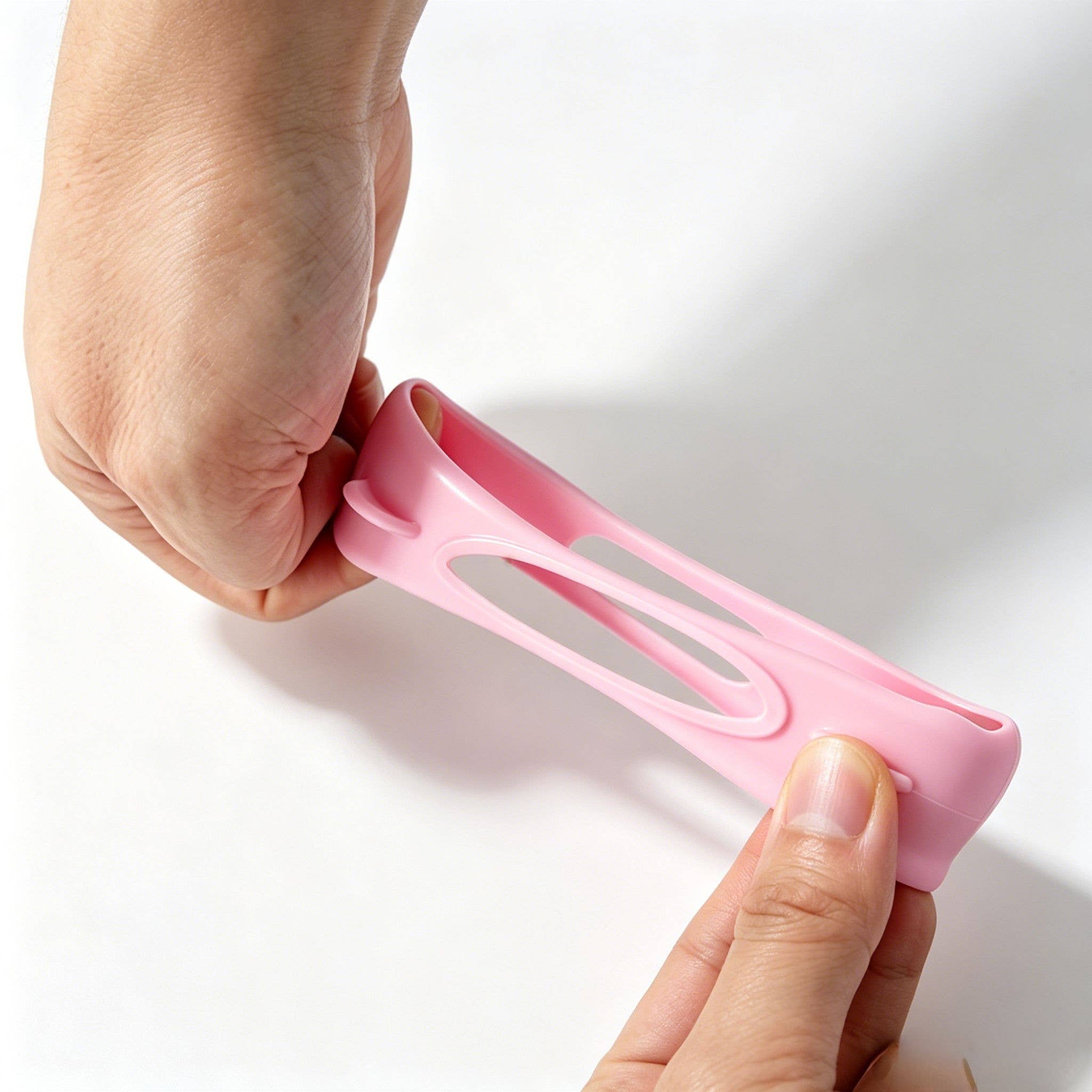 Silicone Spray Hand Sanitizer Holder with Keychain &ndash; Square Travel Spray Case OEM Factory